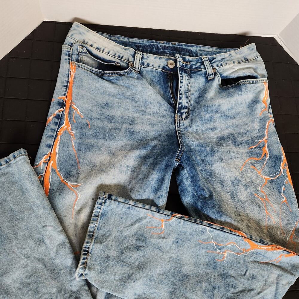 rue21 Men's Skinny Supreme Flex Jeans 34x30 Acid Wash w Painted Orange Lightning